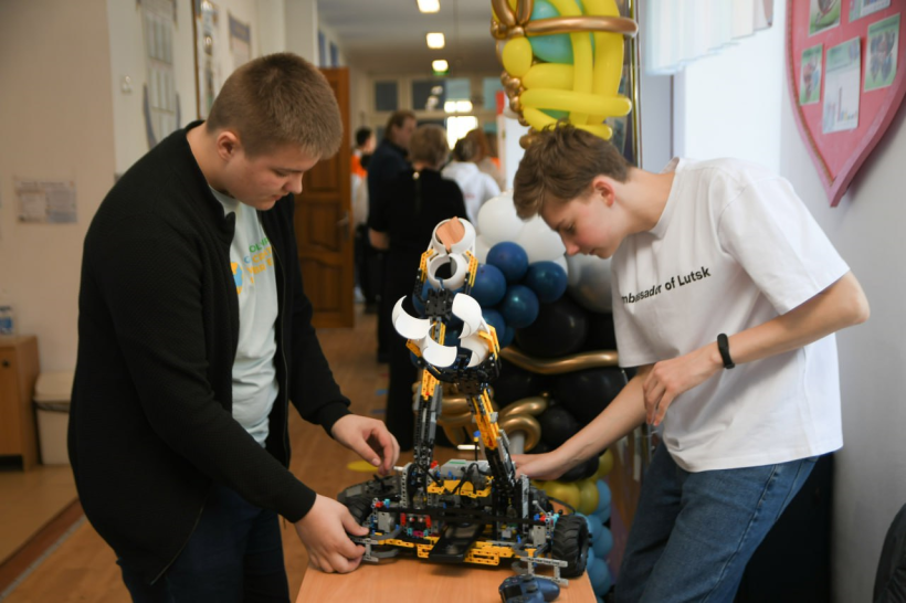 Учасники фестивалю-конкурсу робототехніки «RoboStars» - 2025