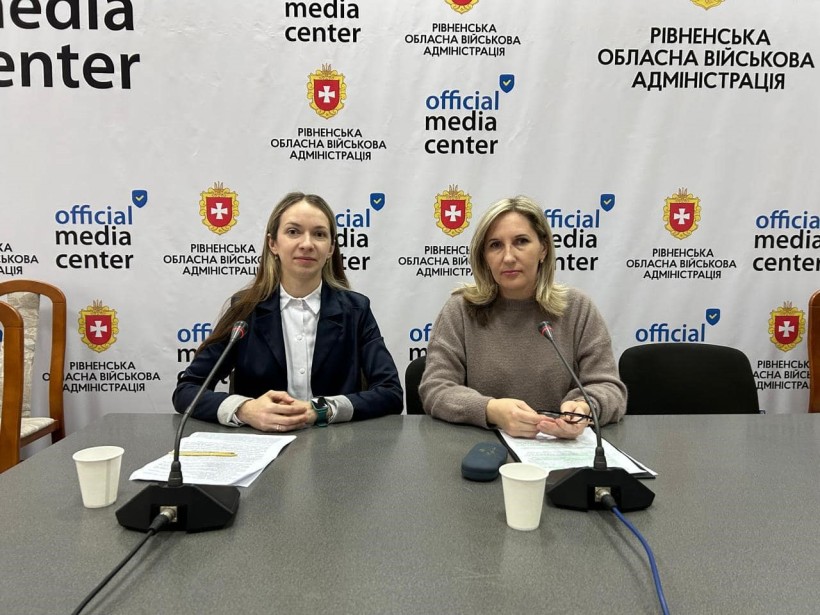 Ірина Вакулінська та Зоряна Собко - фахівчині Рівненського обласного центру з гідрометеорології