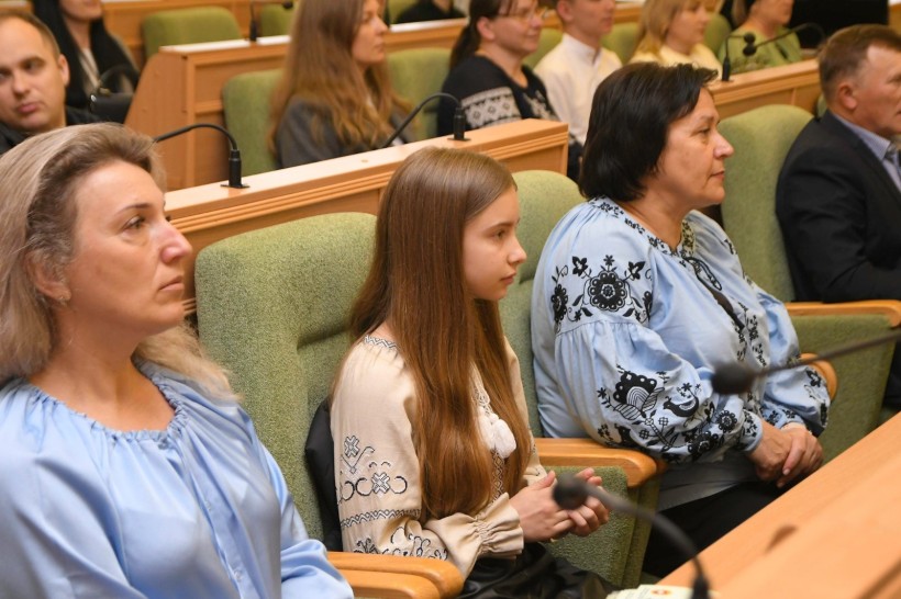 Переможців олімпіади «Знавці Біблії» та їхніх наставників нагородив перший заступник голови Рівненської ОДА Сергій Подолін