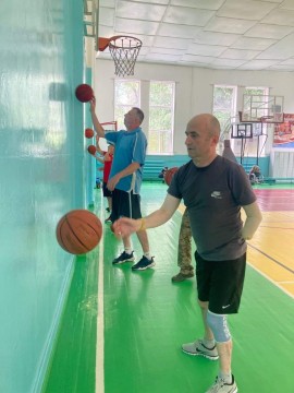 На фото - тренування поранених захисників
