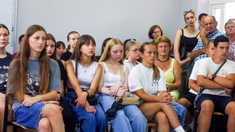 Учні ліцею на відкритті майстерні