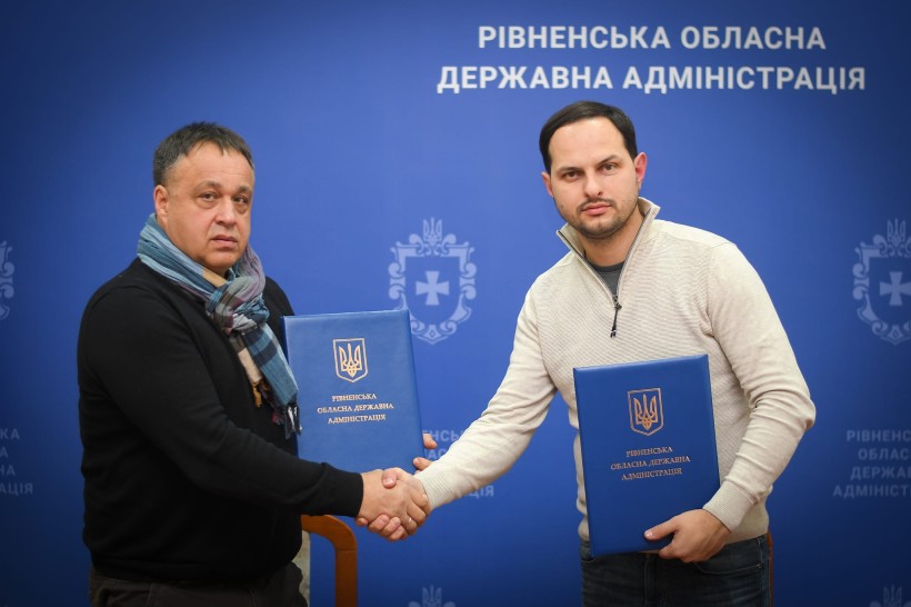 На фото - начальник Рівненської ОВА О.Коваль та директор Регіонального відділення Фонду державного майна України по Рівненській та Житомирській областях К.Бережний