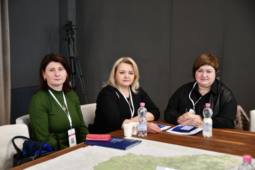 На фото - учасники стратегічної сесії щодо просторового планування регіону