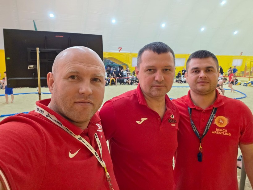 Учасники чемпіонату України з пляжної боротьби