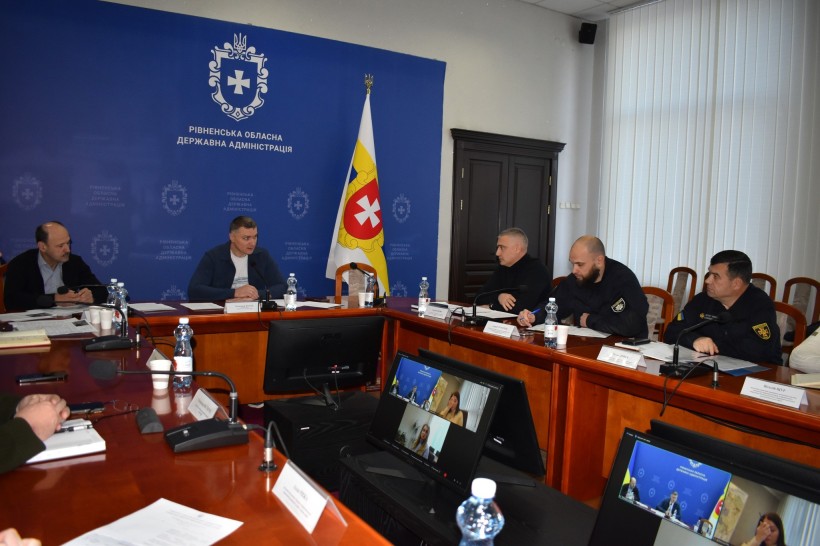 На Рівненщині перевірили діяльність 19 АЗС. Дві ліцензії вже анульовані