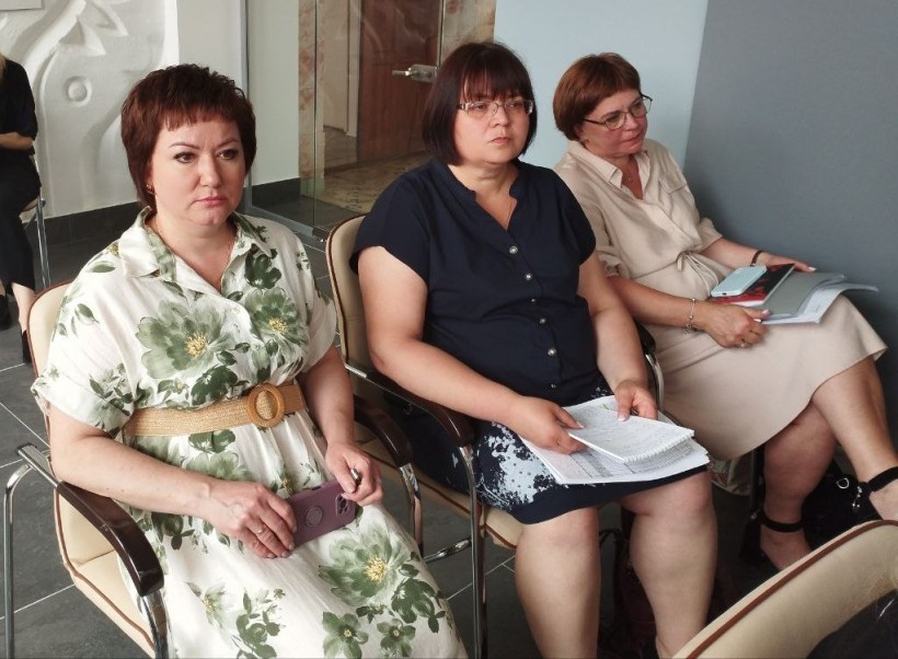 Учасники наради