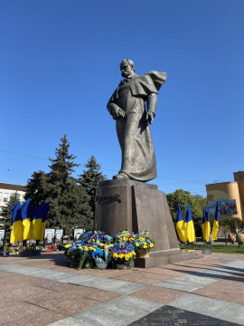 Пам'ятник Тарасові Шевченку