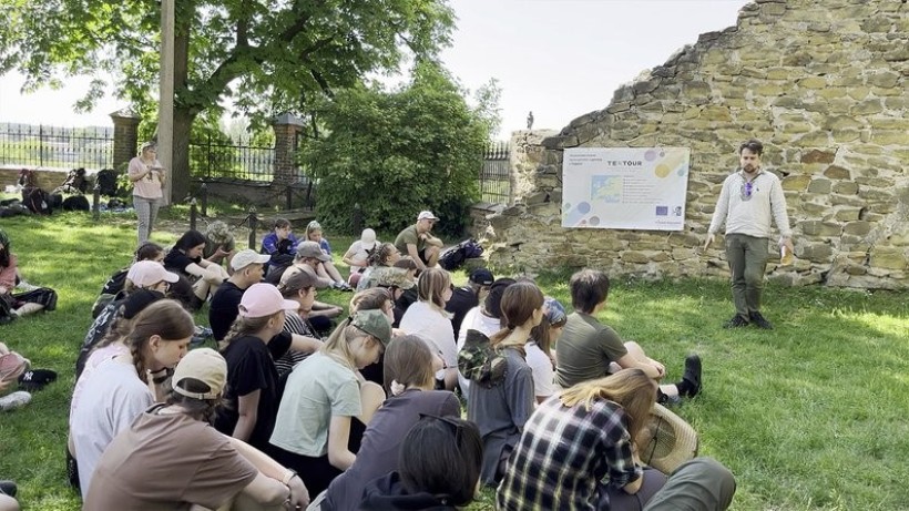 Фото з мандрівного табіру "Стежками князів Острозьких"