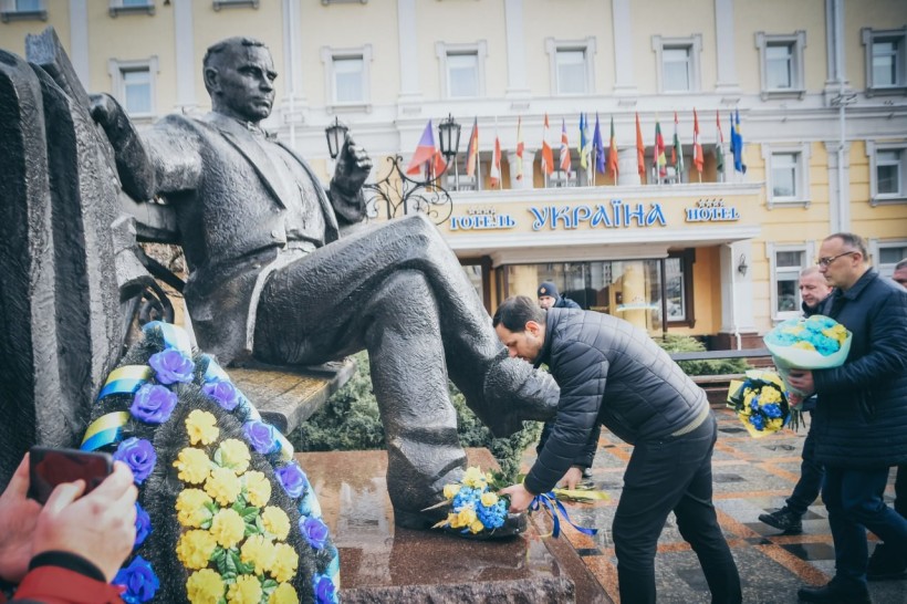 Фото з  урочистостей з вшанування пам’яті Уласа Самчука