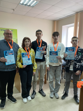 На Рівненщині підсумували обласний етап Всеукраїнських змагань «Пліч-о-пліч. Всеукраїнські шкільні ліги» з шахів. Участь взяли учні 5–9 та 10–11 класів