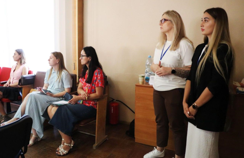діалог з родинами зниклих безвісти захисників