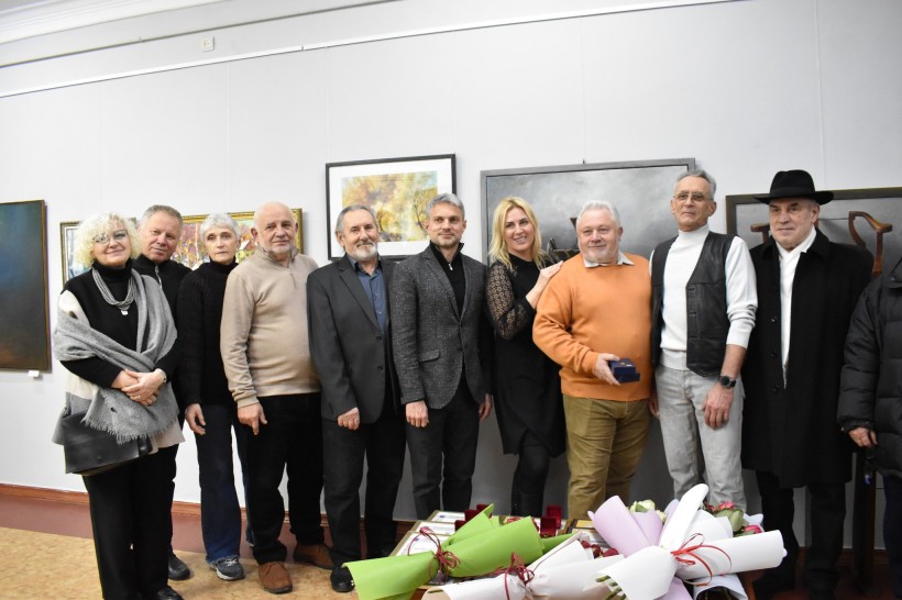 Заступник голови Рівненської  ОДА І.Павленко, начальниця управління кульутри і туризму ОДА Л.Романюк, члени Національної спілки художників України