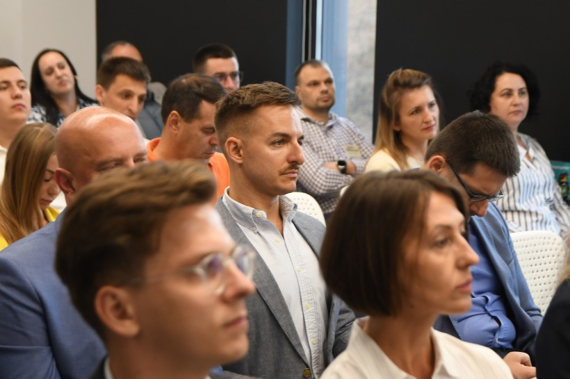 Учасники зустрічі «В2В»