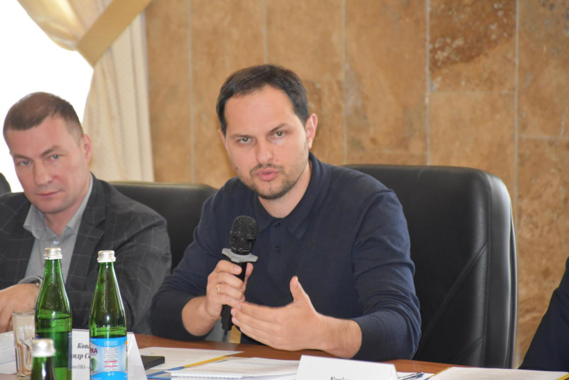 Начальник Рівненської ОВА Олександр Коваль під час виїзного засідання тимчасової комісії ВРУ щодо захисту прав постраждалих від Чорнобильської катастрофи.