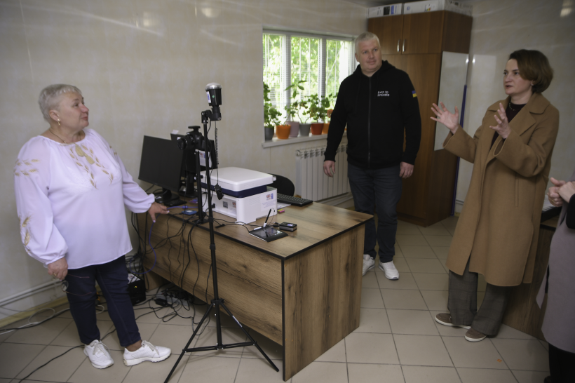Заступник голови Рівненської ОДА з питань цифрового розвитку, цифрових трансформацій і цифровізації (CDTO) Олександр Терещенко відвідав ЦНАП у селищі Мізоч