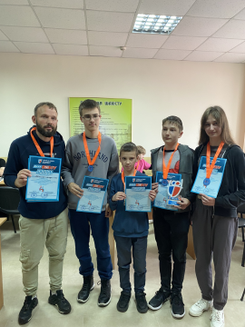 На Рівненщині підсумували обласний етап Всеукраїнських змагань «Пліч-о-пліч. Всеукраїнські шкільні ліги» з шахів. Участь взяли учні 5–9 та 10–11 класів