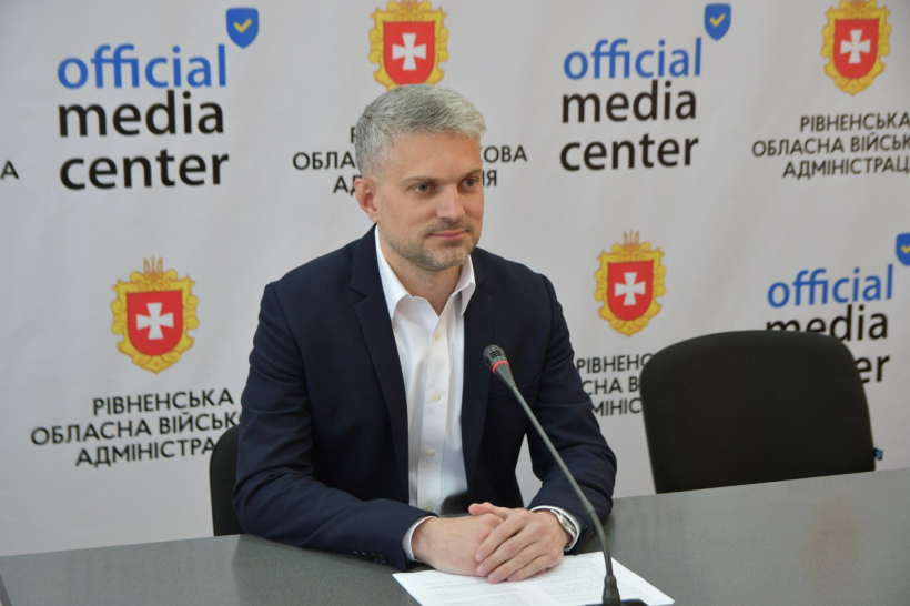 Заступник голови Рівненської ОДА Ігор Павленко під час брифінгу