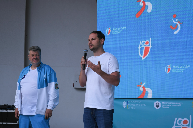Начальник Рівненської ОВА Олександр Коваль урочисто відкрив фінальний турнір з дівочого баскетболу з проєкту «Пліч-о-пліч. Всеукраїнські шкільні ліги»