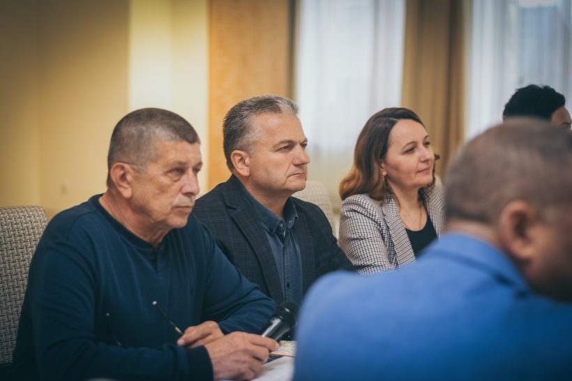 Фото з презентації проєкту ЮНІСЕФ «Родина для кожної дитини: розвиток сімейного патронату»