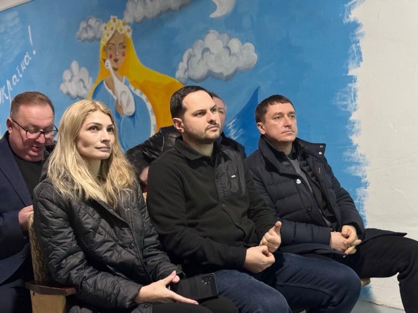 Учасники презентації проєкту нового корпусу райлікарні