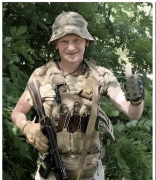 На фото - Іван Волошин