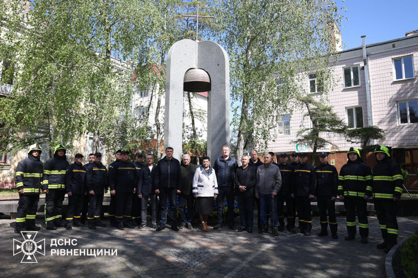 39-ті роковини трагедії відзначили мітингом-реквіємом біля пам’ятного знака «Жертвам Чорнобильської катастрофи» у Рівному. У заході взяв участь перший заступник голови Рівненської ОДА Сергій Подолін.
