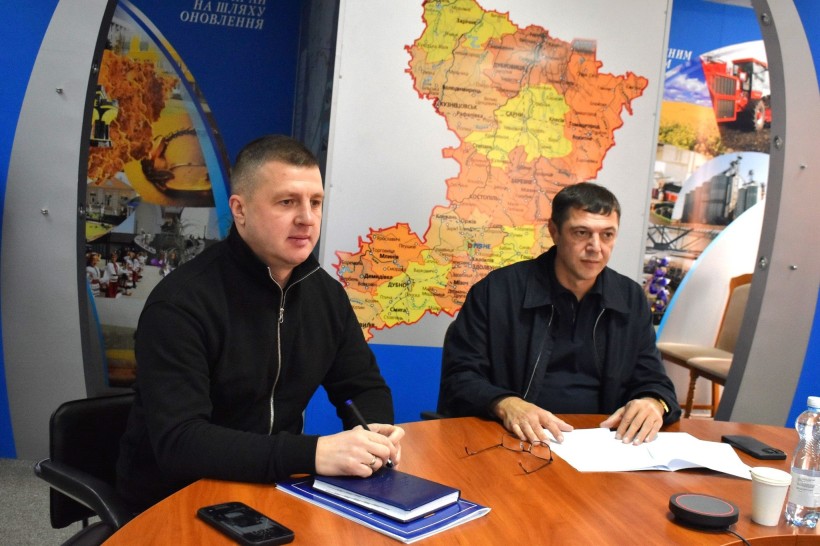 Перший заступник голови Рівненської ОДА Сергій Подолін та заступник директора Департаменту цивільного захисту та охорони здоров’я 
Віталій Демидов