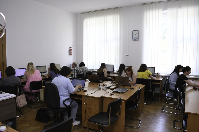 Держслужбовці проходять тестування