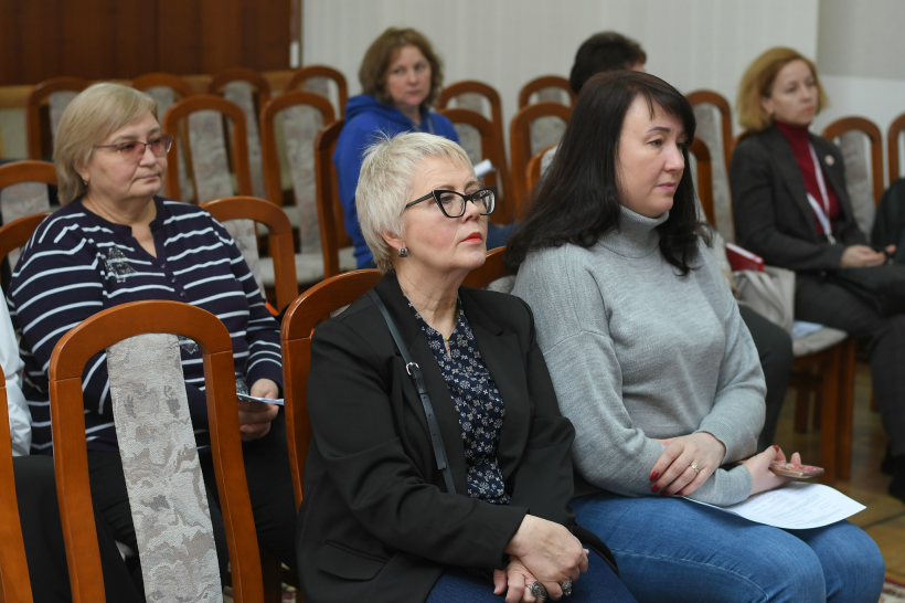 Нарада під головуванням заступниці голови Рівненської ОДА Людмили Шатковської