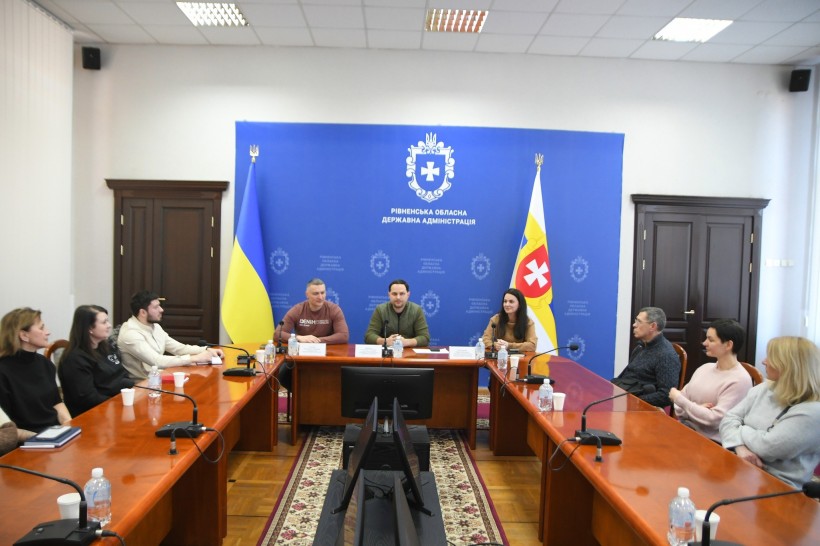 Учасники наради