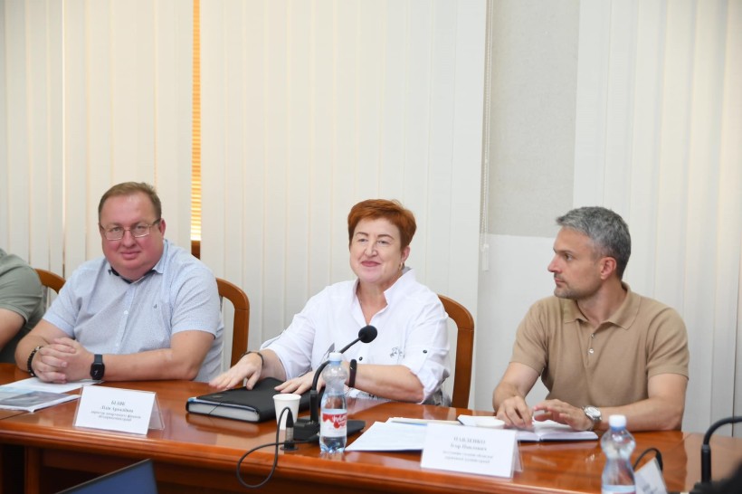 Учасники наради