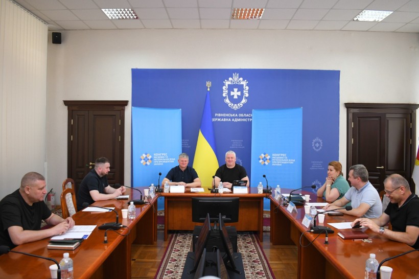 Учасники місцевих та регіональних влад при Президентові України у студії Рівненської ОДА