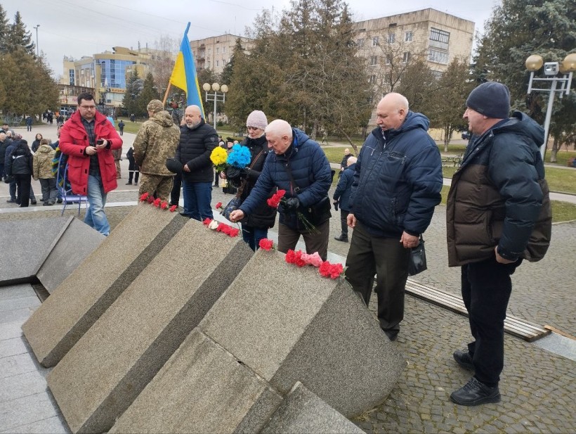 Фото з вшанування пам’яті воїнів, загиблих у локальних війнах