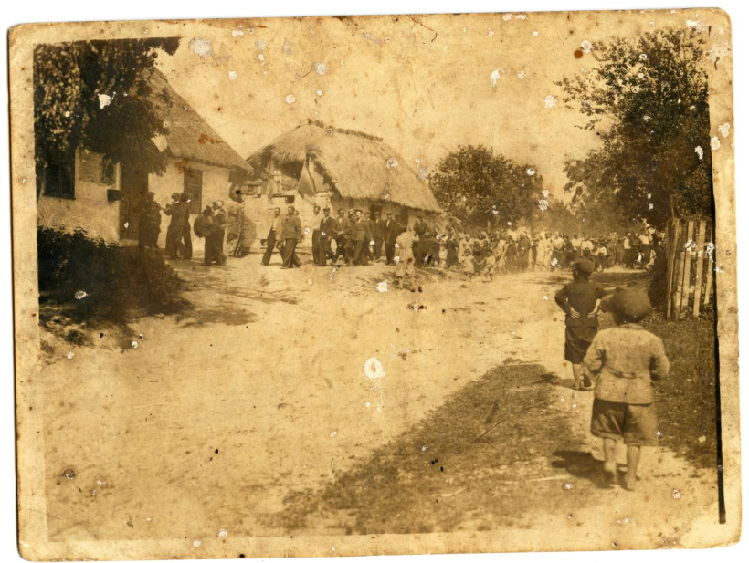 Чорно-біле архівне фото. Вілька Тарнівська, 1930-ті роки