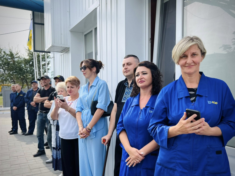 Працівники Костопільського заводу скловиробів