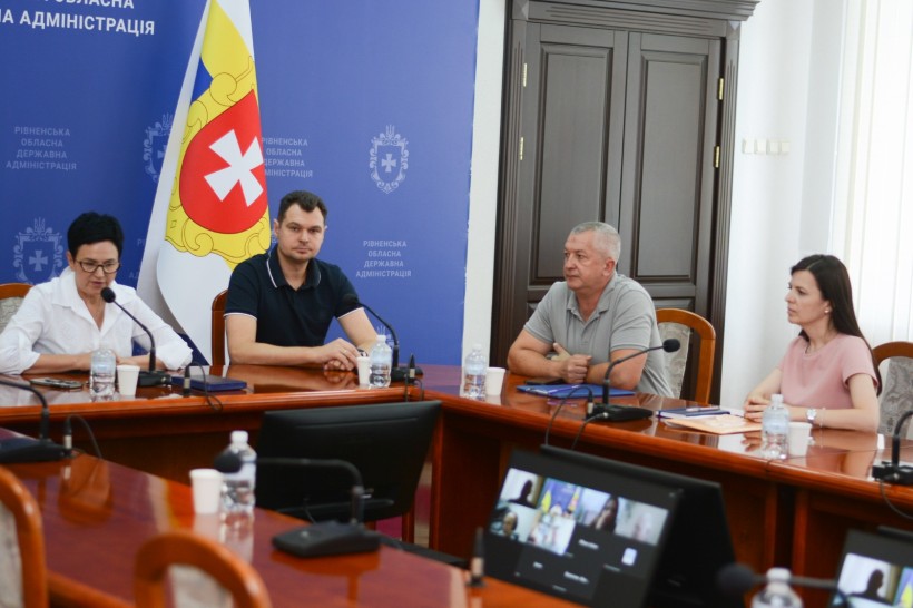 Учасники наради