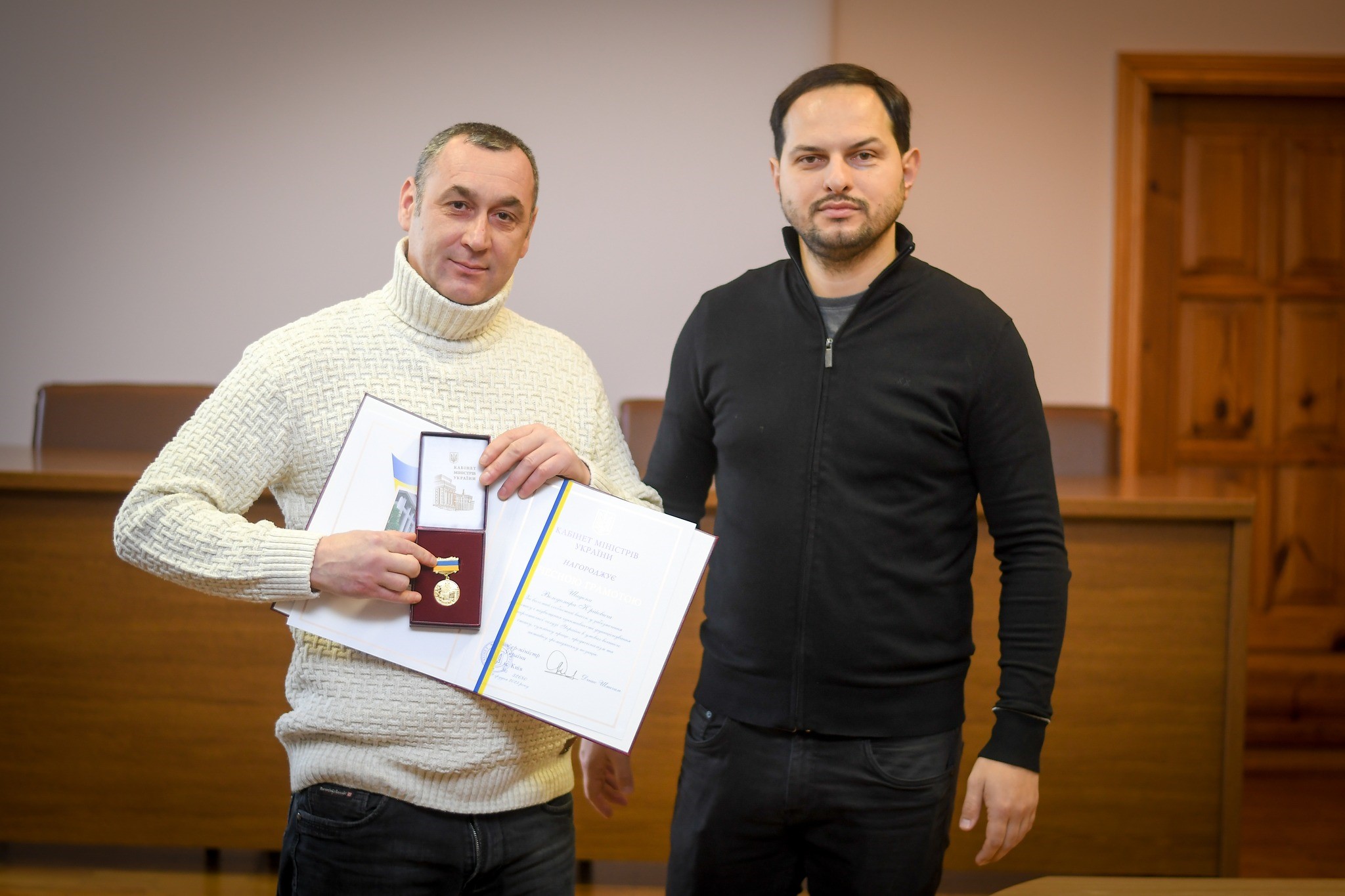Фото з вручення державних нагород та відзнак працівникам ПрАТ «Рівнеобленерго»