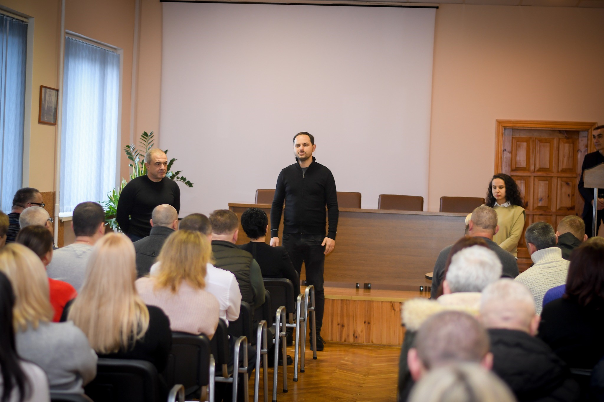 Фото з вручення державних нагород та відзнак працівникам ПрАТ «Рівнеобленерго»