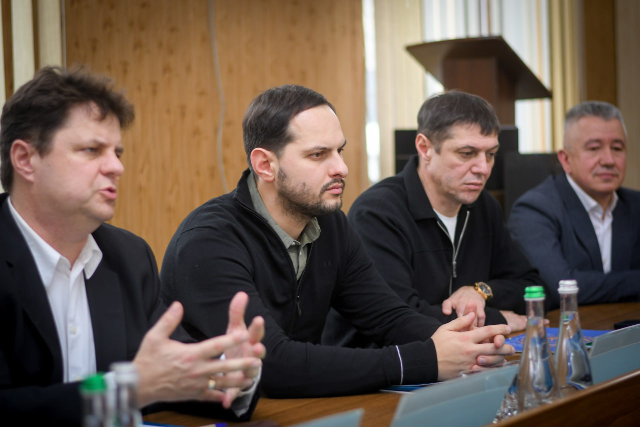 Фото з зустрічі керівництва Рііненської ОВА з ректорами