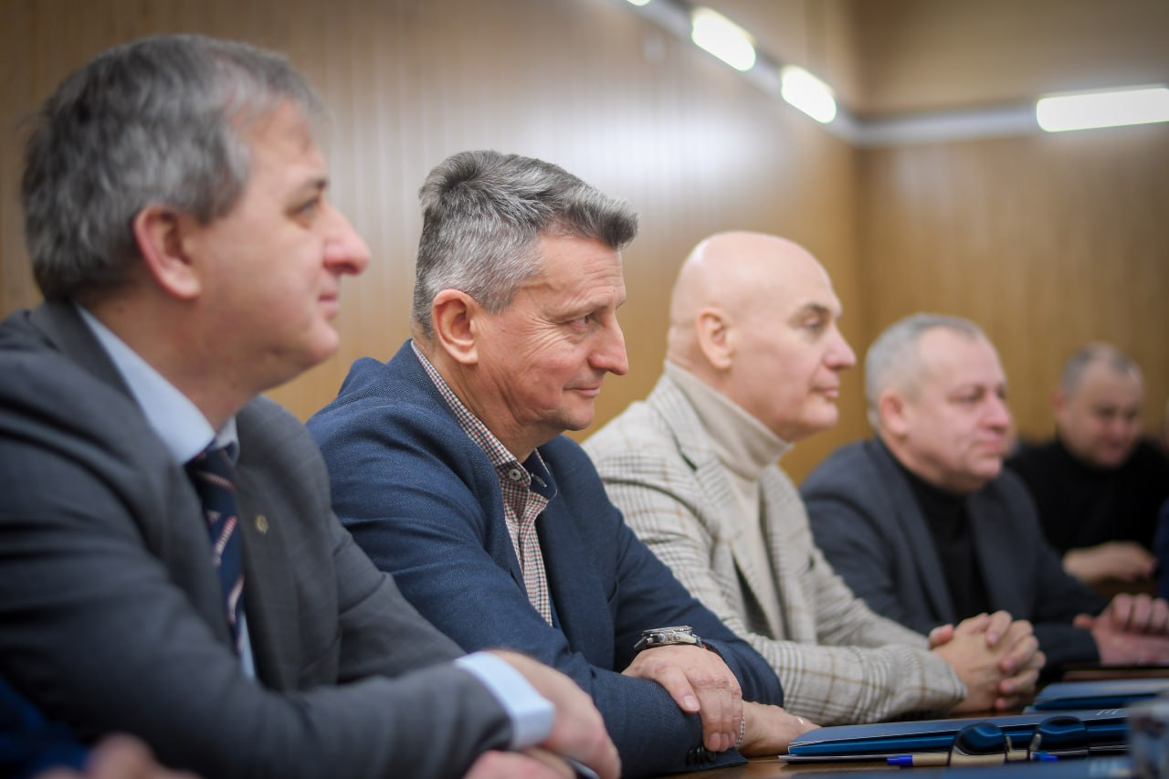 Фото з зустрічі керівництва Рііненської ОВА з ректорами