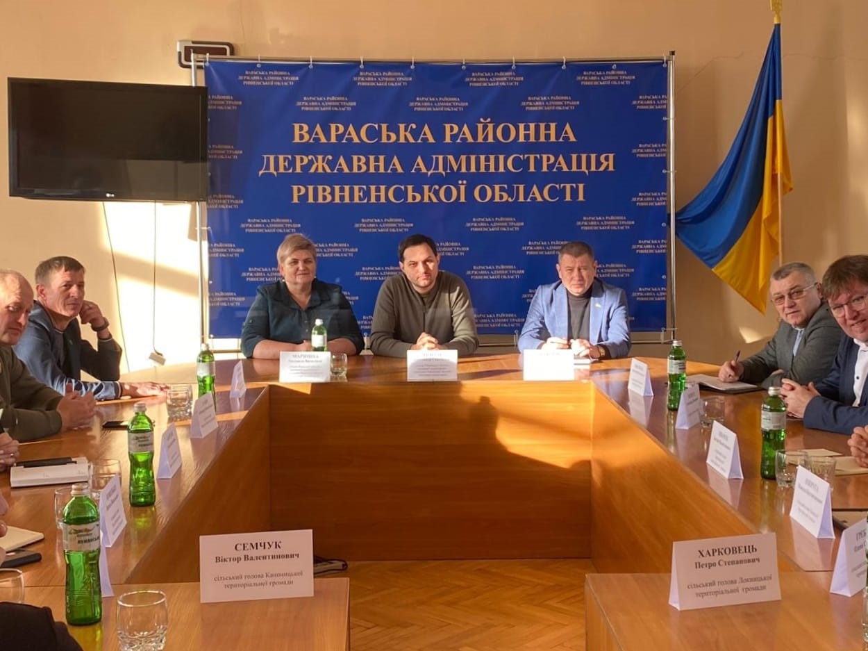 Фото з робочої поїздки начальника Рівненської ОВА О.Коваля у Вараський район