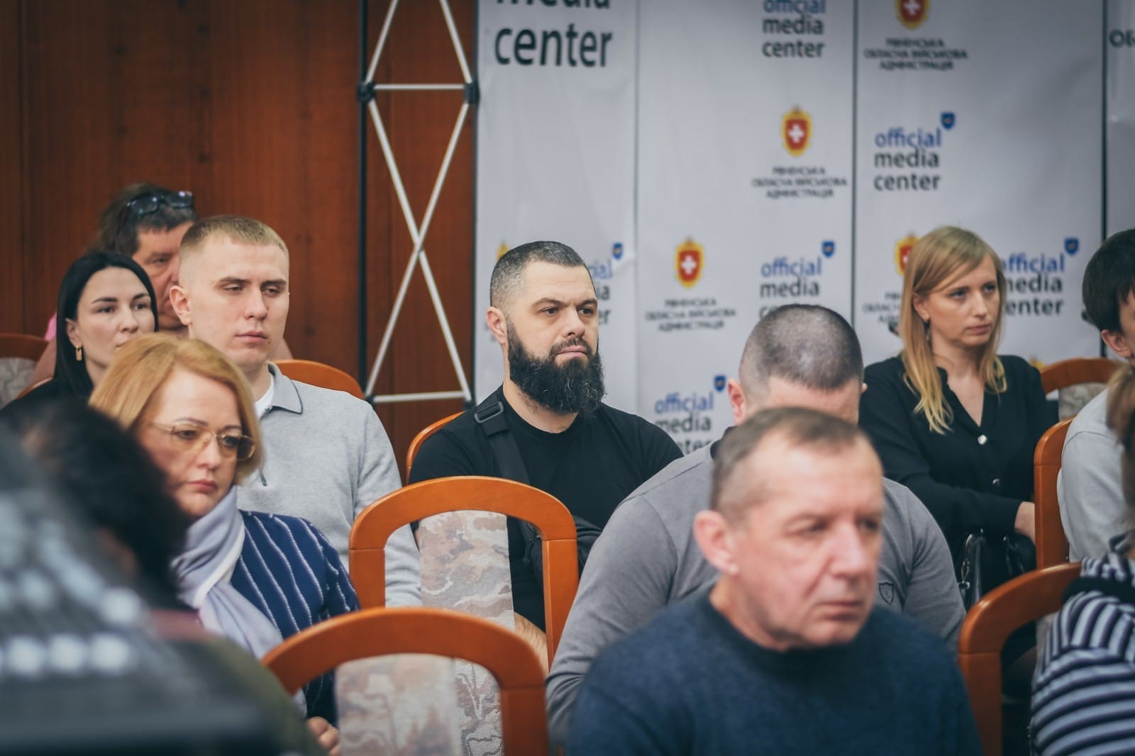 Фото з наради керівництва ОВА наради з керівниками готелів