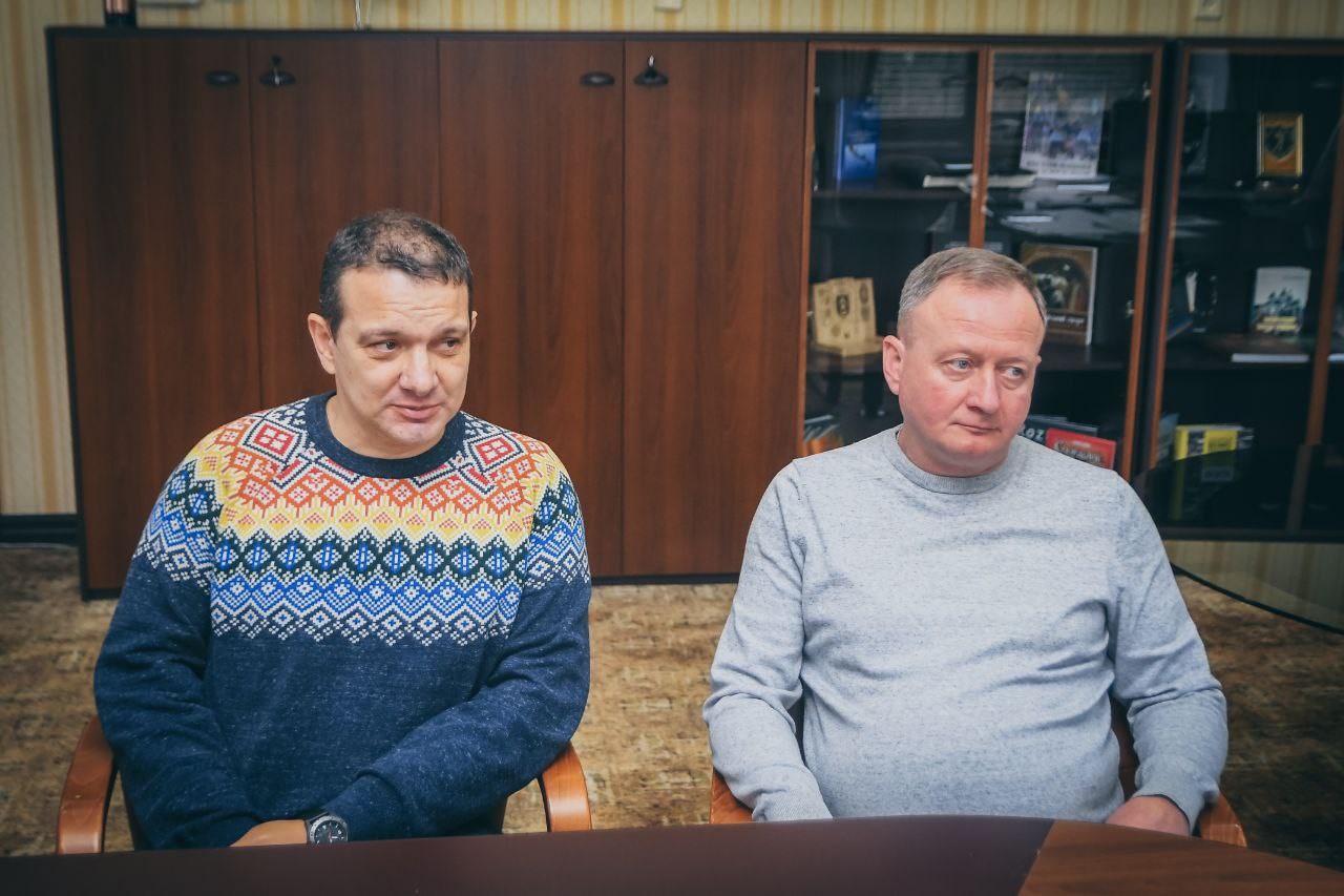 Фото з зустрічі уповноваженого Президента України з питань реабілітації учасників бойових дій В.Свириденка з керівництвом Рівненської ОВА