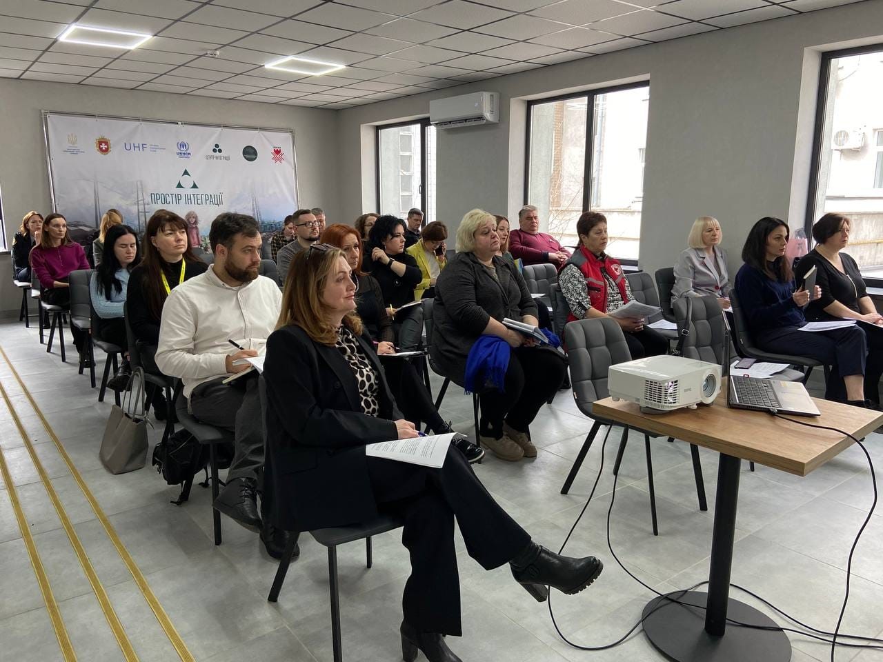 Фото з засідання Координаційного центру підтримки цивільного населення при Рівненській ОДА