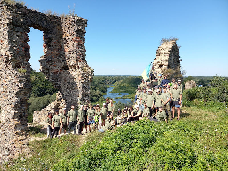 Фото з молодіжного табору