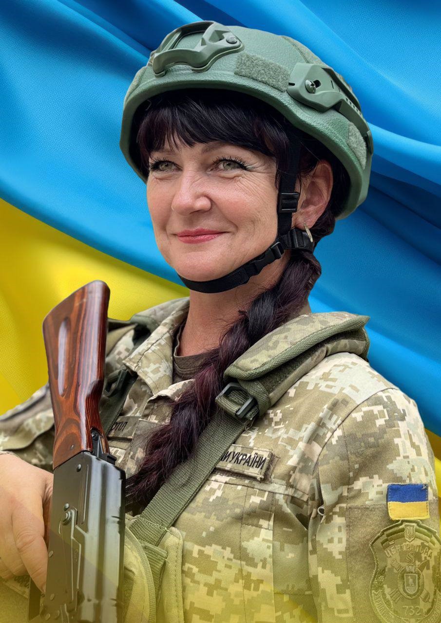 Фото військової