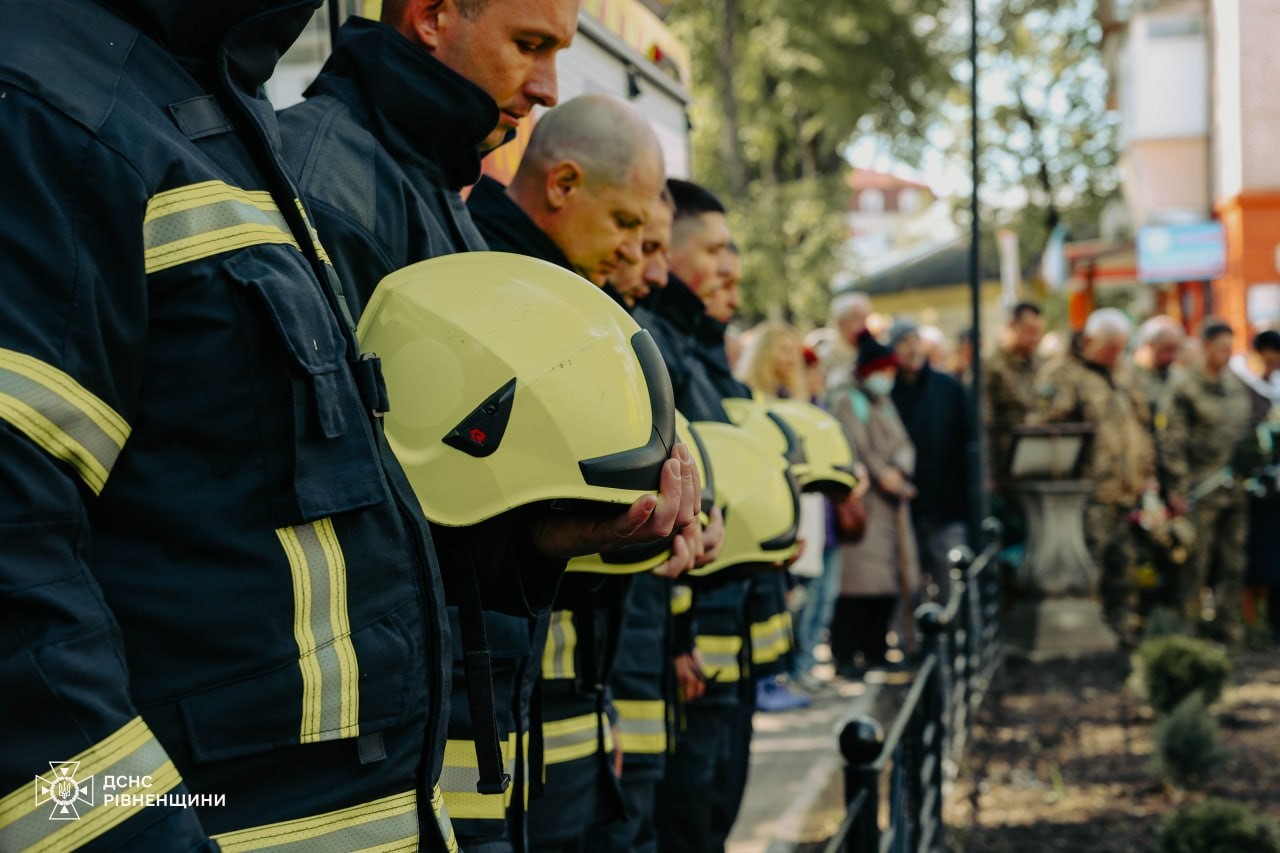 Фото з  урочистостей до 38-их роковин Чорнобильської катастрофи