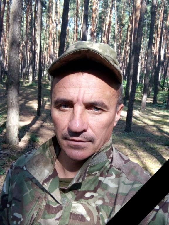 На фото - Анатолій Мельник