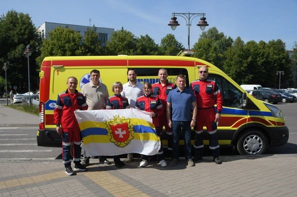 На фото - керівники Рівненської ОДА, Рівненської обласної ради та медики, які поїхали на змагання