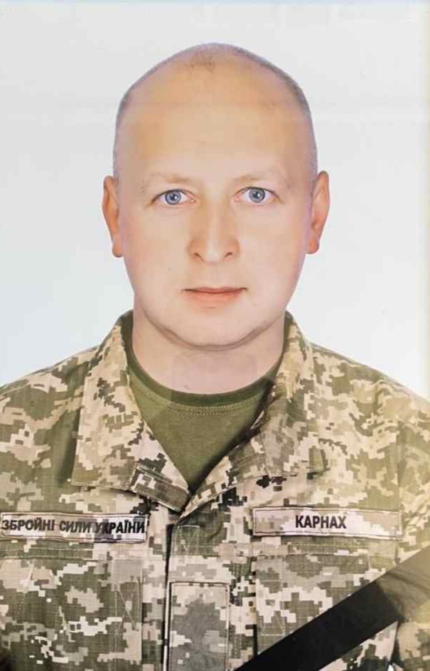 На фото - Павло Карнах